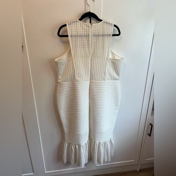 ASOS white bodycon plus size dress - Picture 2 of 5